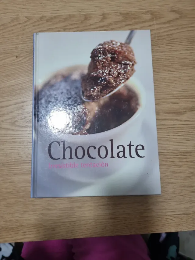 Libro de cocina con chocolate