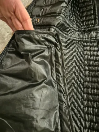 Abrigo largo Guess negro