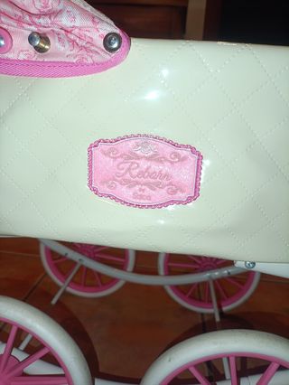 Carrito de bebé de juguete