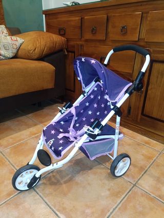 Carrito de bebé de juguete
