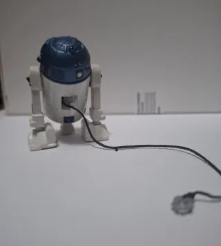 R2D2 STAR WARS con cable de arrastre. Hasbro 2008