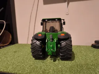 Tractor John Deere 7930 escala 1:16