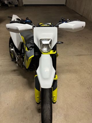 Husqvarna Supermotard 701