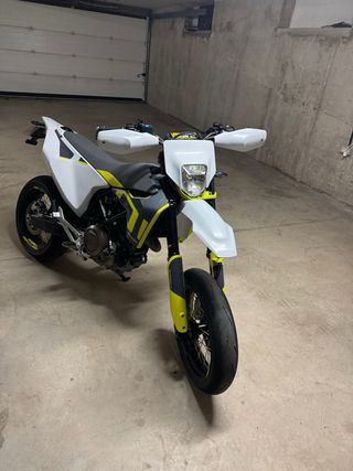 Husqvarna Supermotard 701