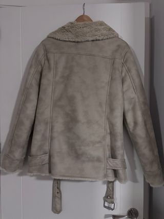 Cazadora doble faz beige Stradivarius