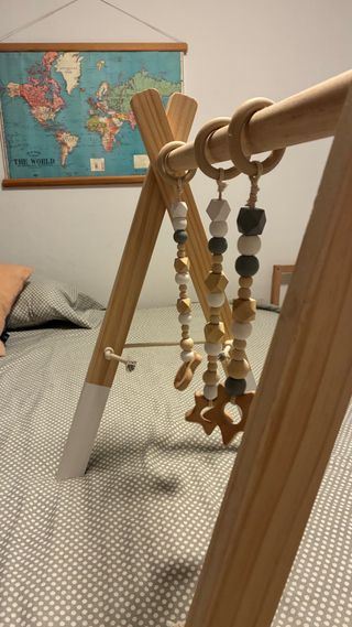 Arco de actividades de madera para bebé