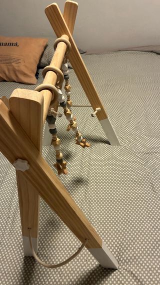 Arco de actividades de madera para bebé