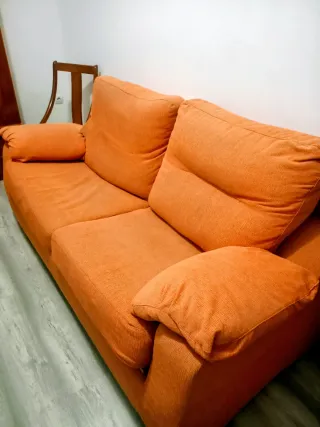 REGALO Sofá 2 y plazas naranja