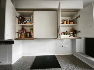 Cocina completa con algunos electrodomésticos