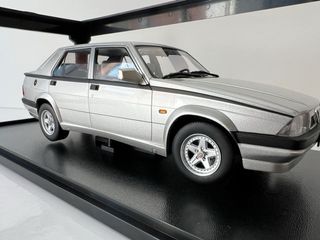 Alfa Romeo 75 1991 Silver 1/18 Triple9 1:18