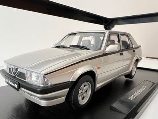 Alfa Romeo 75 1991 Silver 1/18 Triple9 1:18