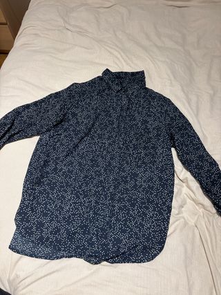 Camisa social estampada azul y blanca