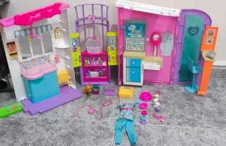 Clínica Veterinaria Barbie y muñecos