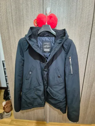 Giubbotto con cappuccio blu