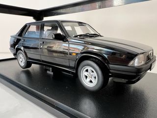 Alfa Romeo 75 1991 Black 1/18 Triple9 1:18