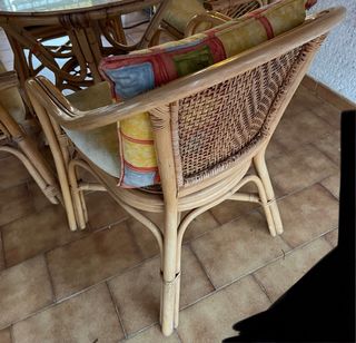 Mesa y sillas (4) de bambú conjunto completo