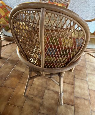 Mesa y sillas (4) de bambú conjunto completo