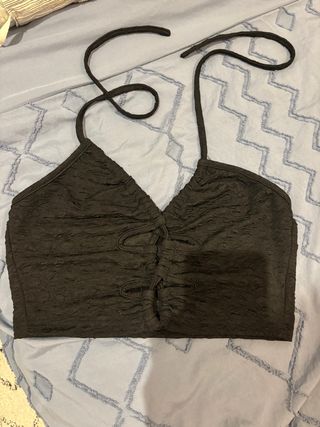 Top negro con cordones