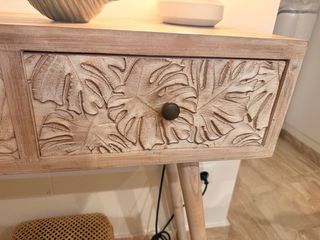 Mueble recibidor madera tallada