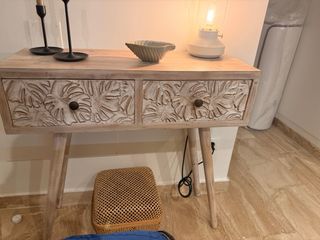 Mueble recibidor madera tallada