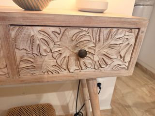 Mueble recibidor madera tallada