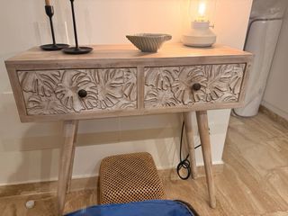 Mueble recibidor madera tallada