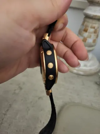 Reloj Garmin Dorado y Negro