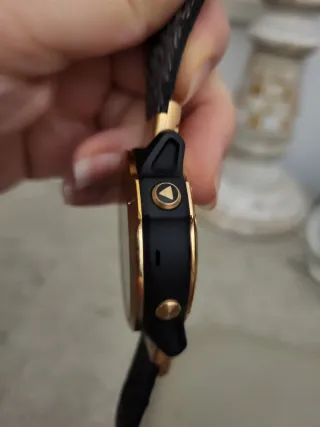 Reloj Garmin Dorado y Negro