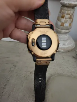 Reloj Garmin Dorado y Negro