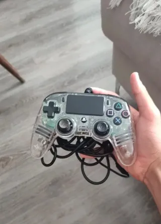 PS4 Slim Blanca + Mando