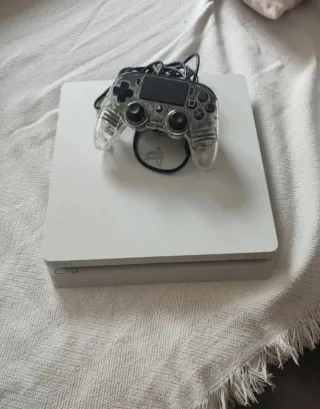 PS4 Slim Blanca + Mando
