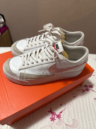 Tenis Nike Blazer Blanco y Rosa