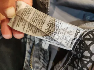 Pantalón vaquero estampado