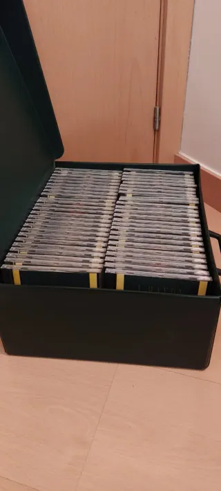 Lote 50 CDs Música Clásica con maletín