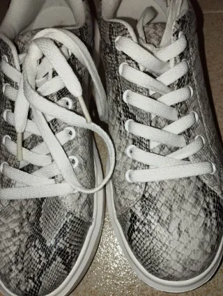 Zapatillas serpiente talla 39