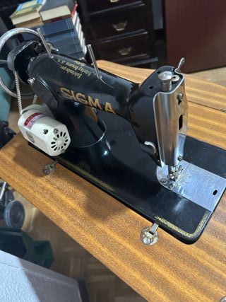 Máquina de coser antigua SIGMA