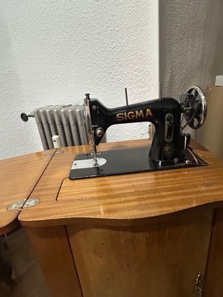 Máquina de coser antigua SIGMA