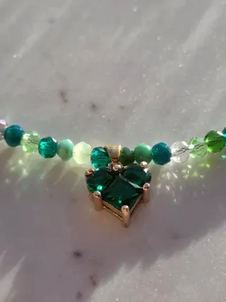 Collana fatta a mano con ciondolo cuore verde