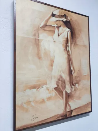 Cuadro mujer playa beige y marrón