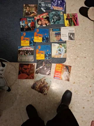 Pack 20 Disco Vinilo de 45 rpm de diferentes gener