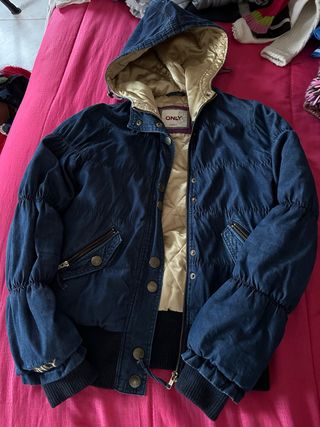 Piumino ONLY blu con cappuccio