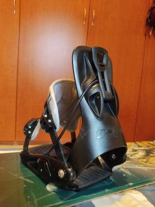 Tabla BURTON 156 + Fijaciones FLOW