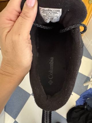 Zapatillas senderismo Columbia negras y grises