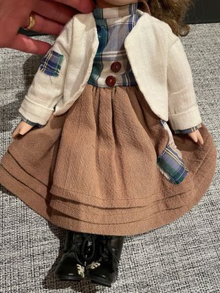 Muñeca de porcelana Colección Fairytale- Gretel