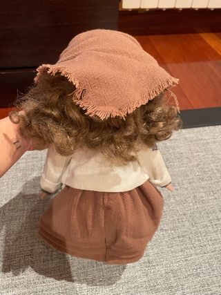 Muñeca de porcelana Colección Fairytale- Gretel