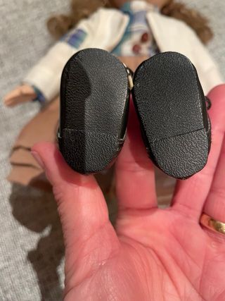 Muñeca de porcelana Colección Fairytale- Gretel