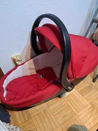 Cuco bebé Chicco rojo