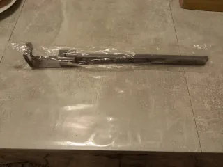 Colgadores pared metal plateado