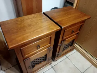 Mesitas de noche madera maciza