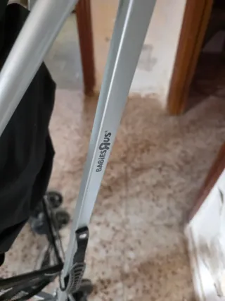 Carrito de bebé negro